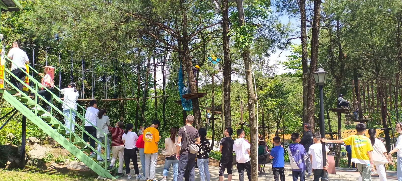 森林探险游乐体验